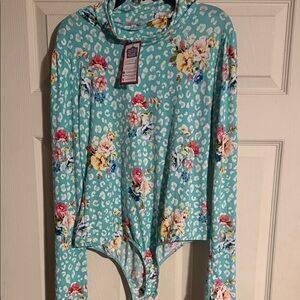 White Birch Floral Print Top in Teal leopard print